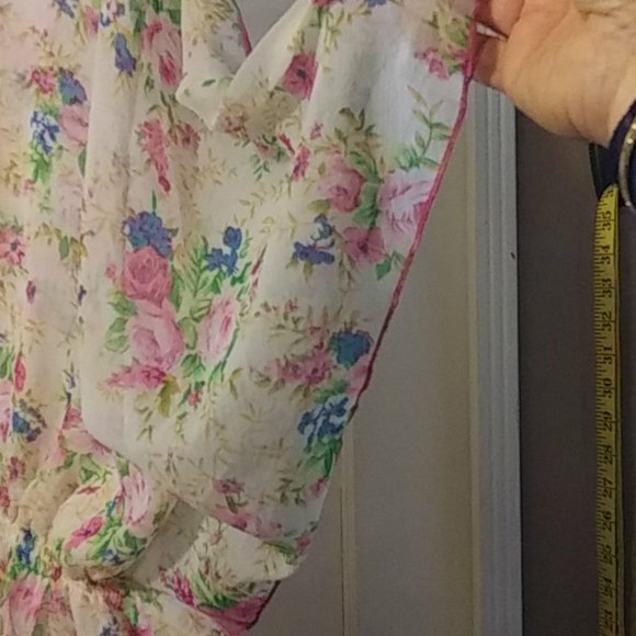 Mingle floral Flow sleeve sheer top - Picture 3 of 5